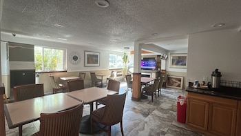 Tacoma Port Inn Fife I-5,,3 star