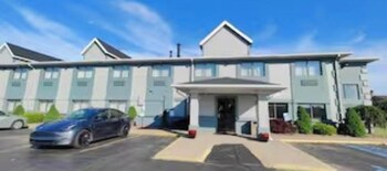 saint joseph inn and suites benton harbor near i 94
