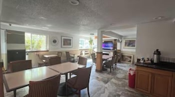 saint joseph inn and suites benton harbor near i 94