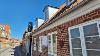 Jacobs Hotel,,2 star