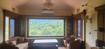 Tropical Blooms - Coorg,,2 star
