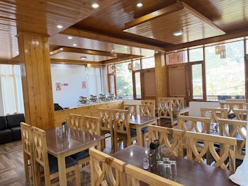 the white rain cottage