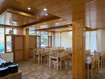 the white rain cottage