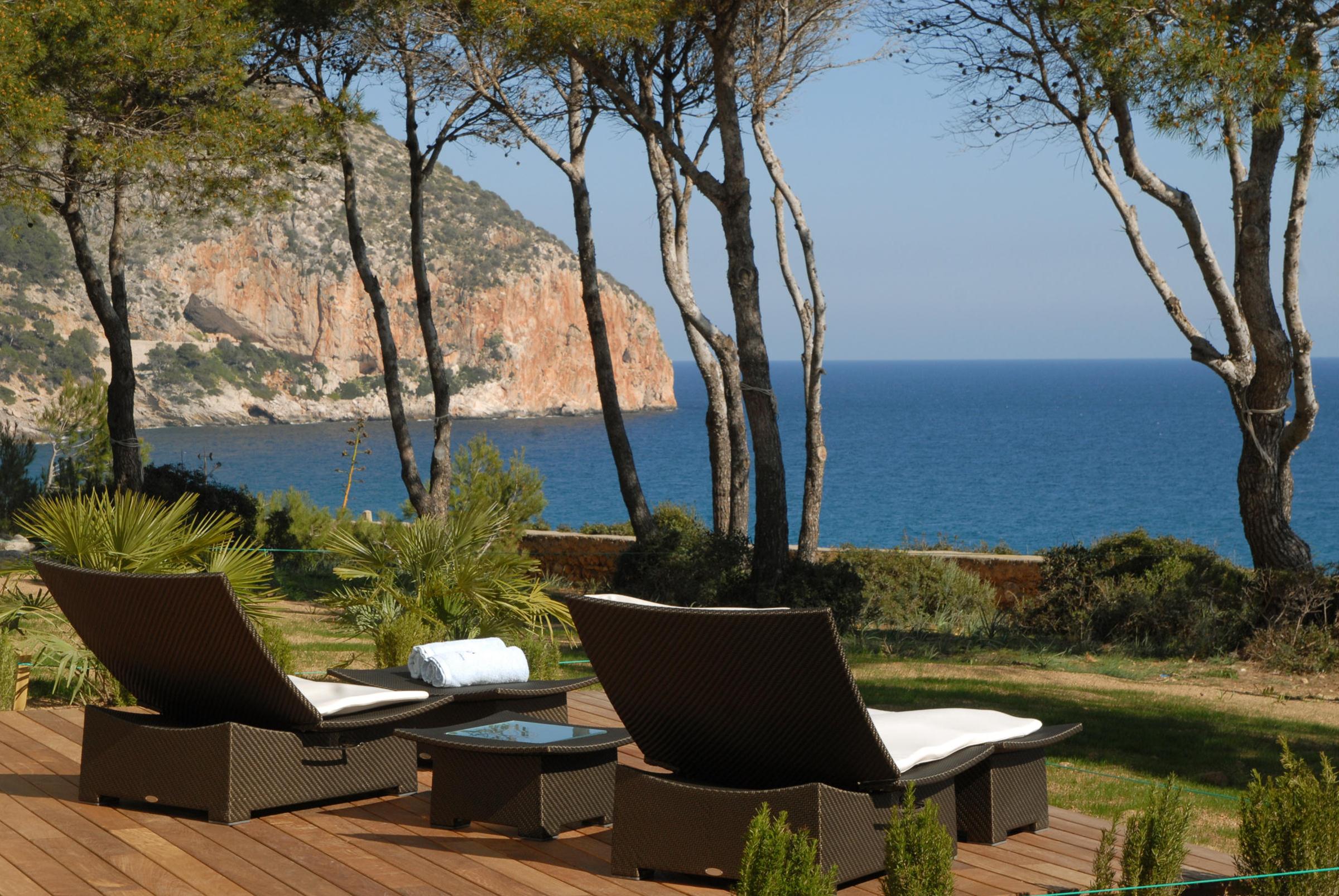 can simoneta hotel adults only