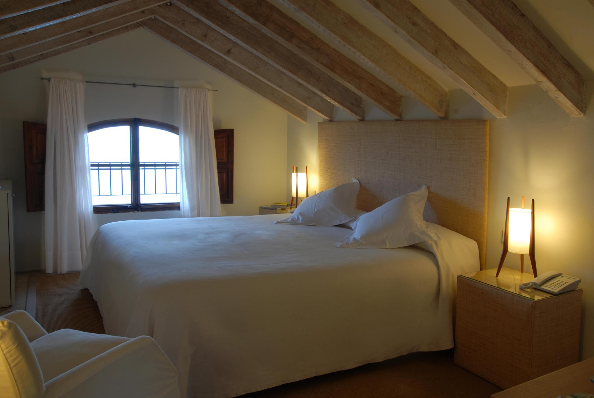 can simoneta hotel adults only