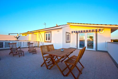 surf and windsurfer house anzio