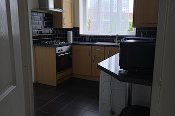 6 bed house sleeps 13 private garden