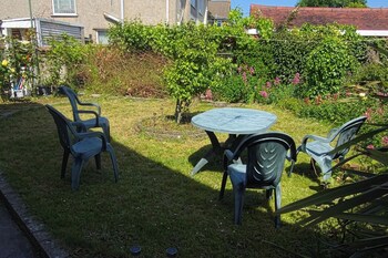 6 bed house sleeps 13 private garden