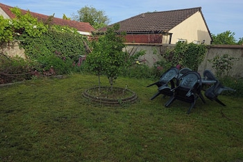 6 bed house sleeps 13 private garden