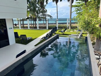 Villa Paradiso,,4 star