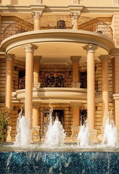 fountain palace hotel and suites