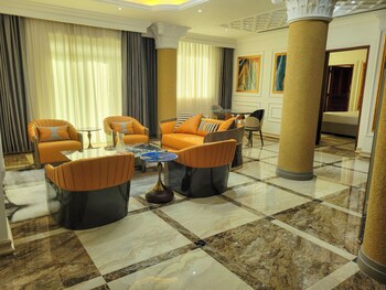 fountain palace hotel and suites