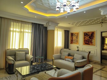 fountain palace hotel and suites