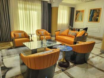fountain palace hotel and suites