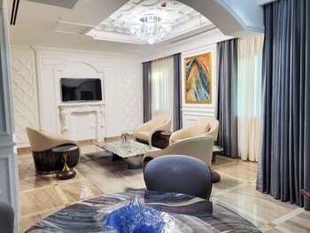 fountain palace hotel and suites