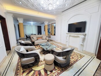 fountain palace hotel and suites