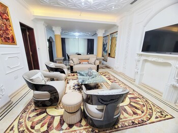 fountain palace hotel and suites