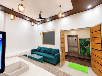 hotel aangan paying guest house varanasi