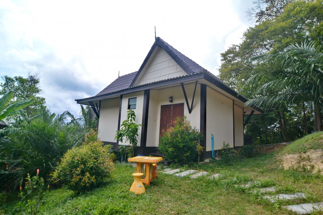 phuchawee lanta villa