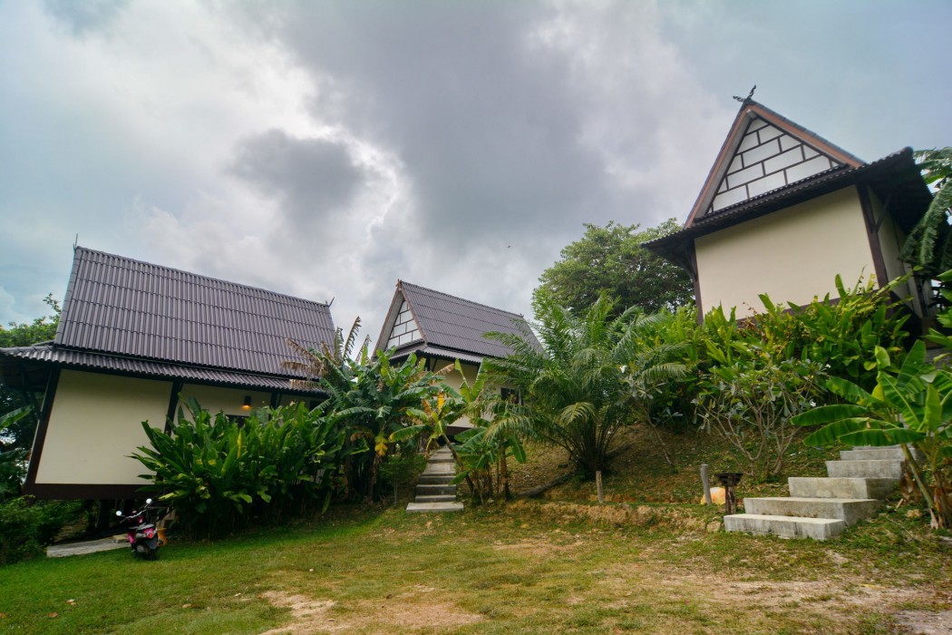 phuchawee lanta villa