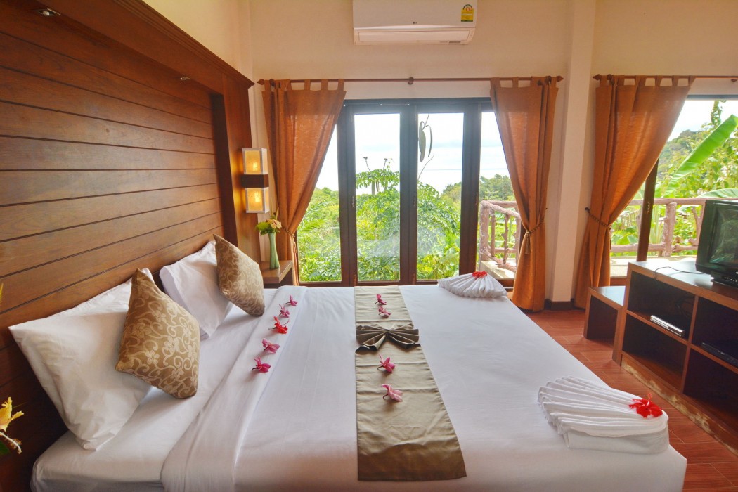 phuchawee lanta villa