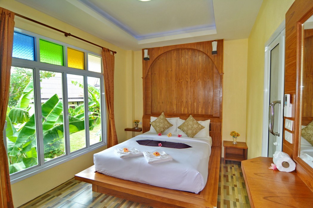 phuchawee lanta villa