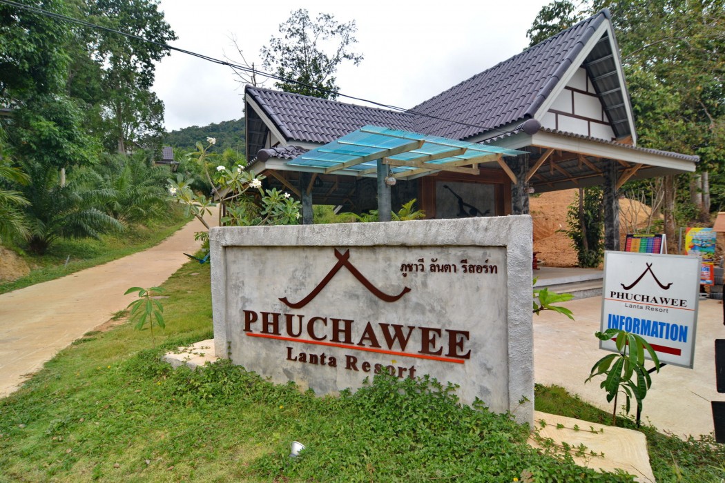 phuchawee lanta villa