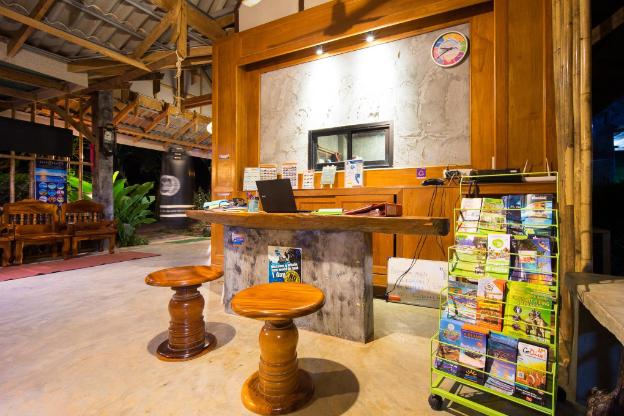 phuchawee lanta villa