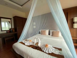 phuchawee lanta villa