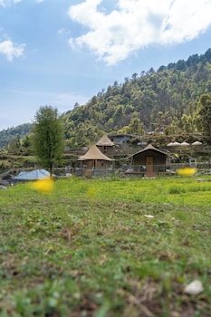 saraaya glamps dharamshala