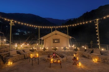 saraaya glamps dharamshala
