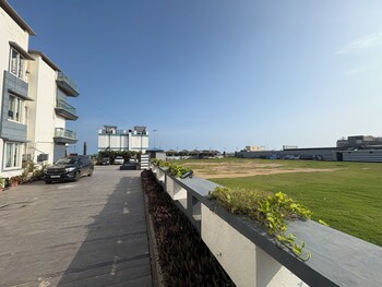 golden rivera near sea beach
