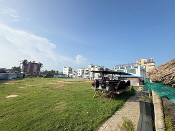 golden rivera near sea beach
