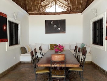 karibuni villa 83 n 84