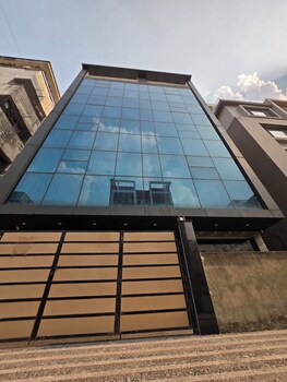 the bay suites nis