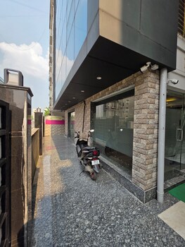 the bay suites nis