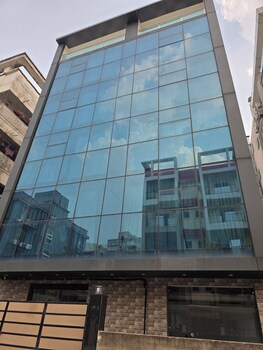 the bay suites nis
