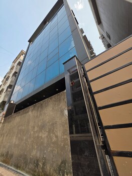 the bay suites nis