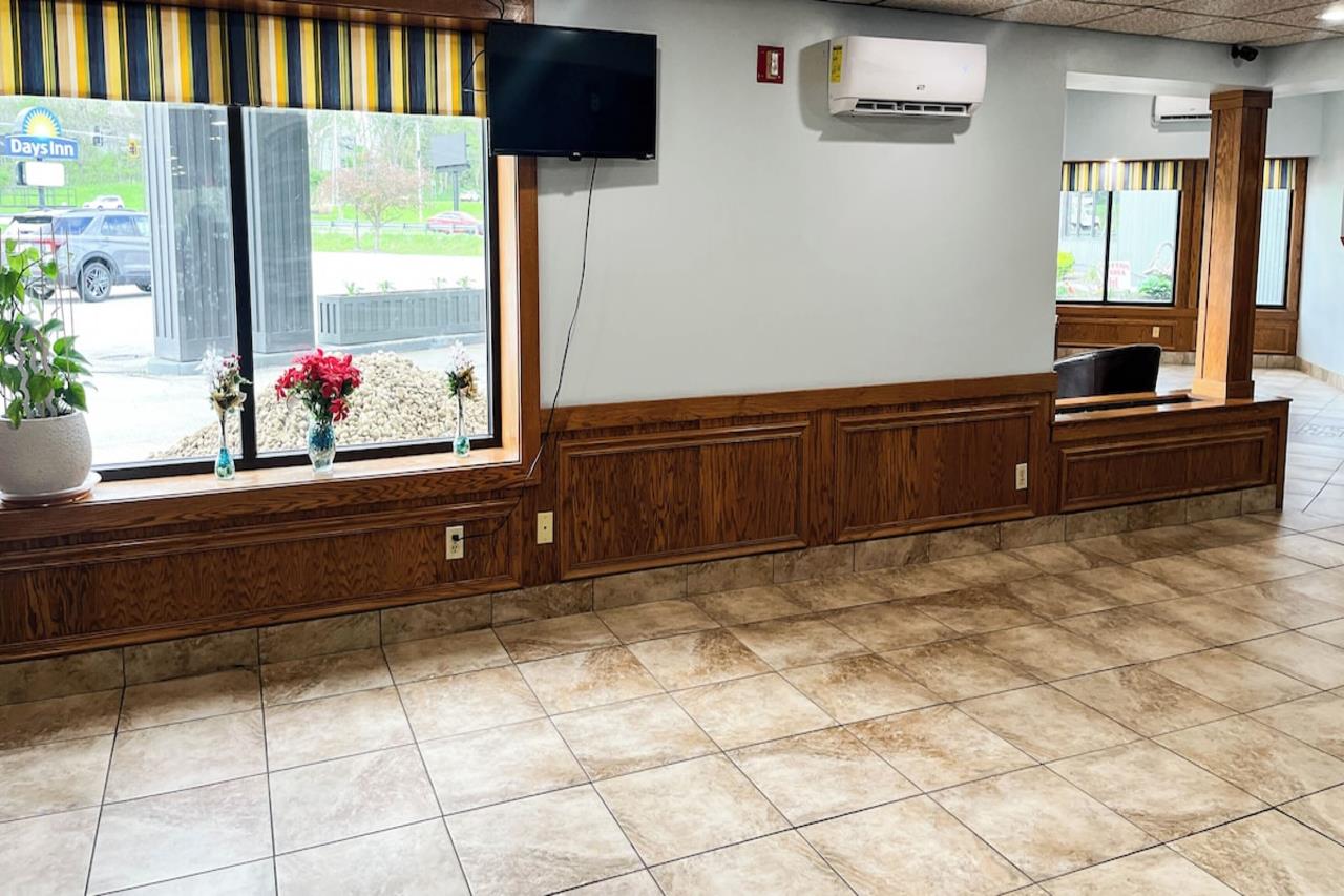 studio 6 suites tiffin oh