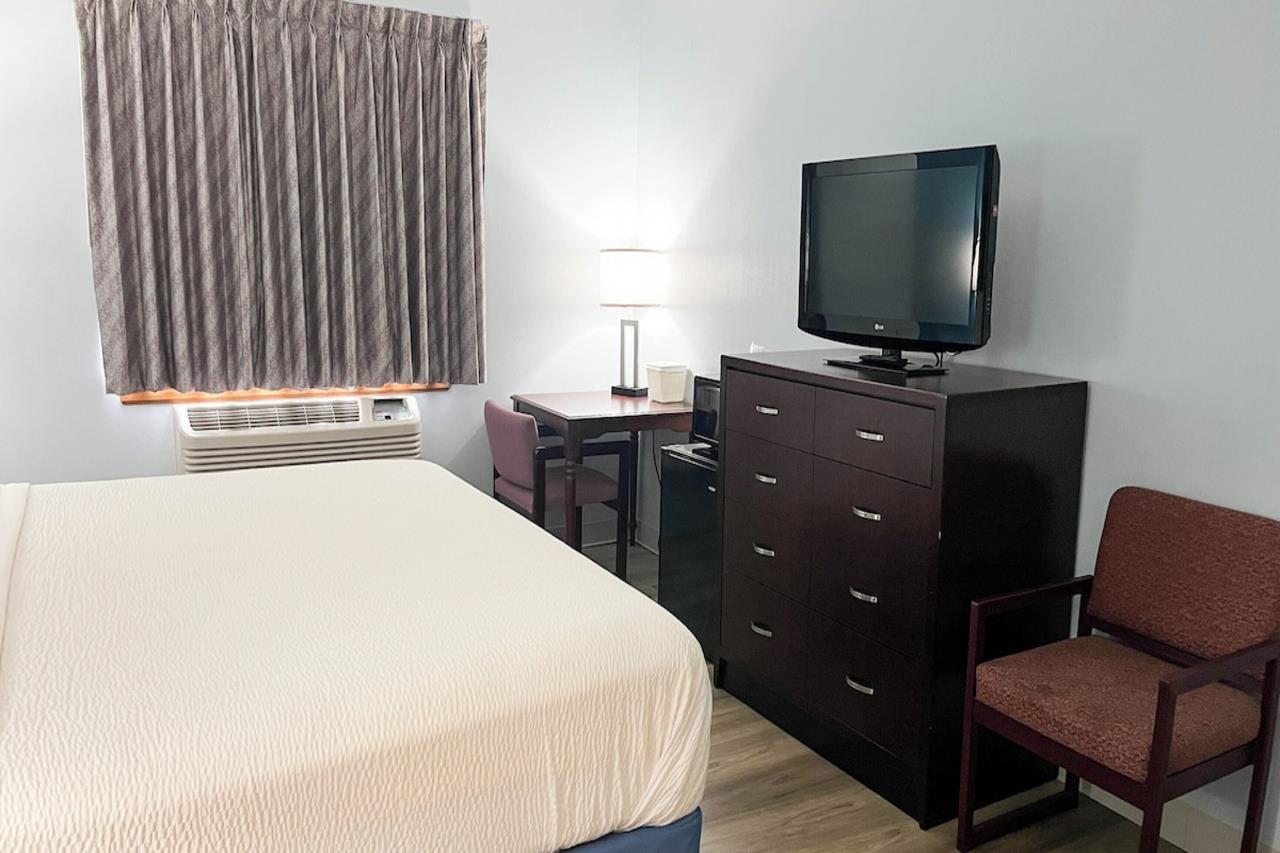 studio 6 suites tiffin oh