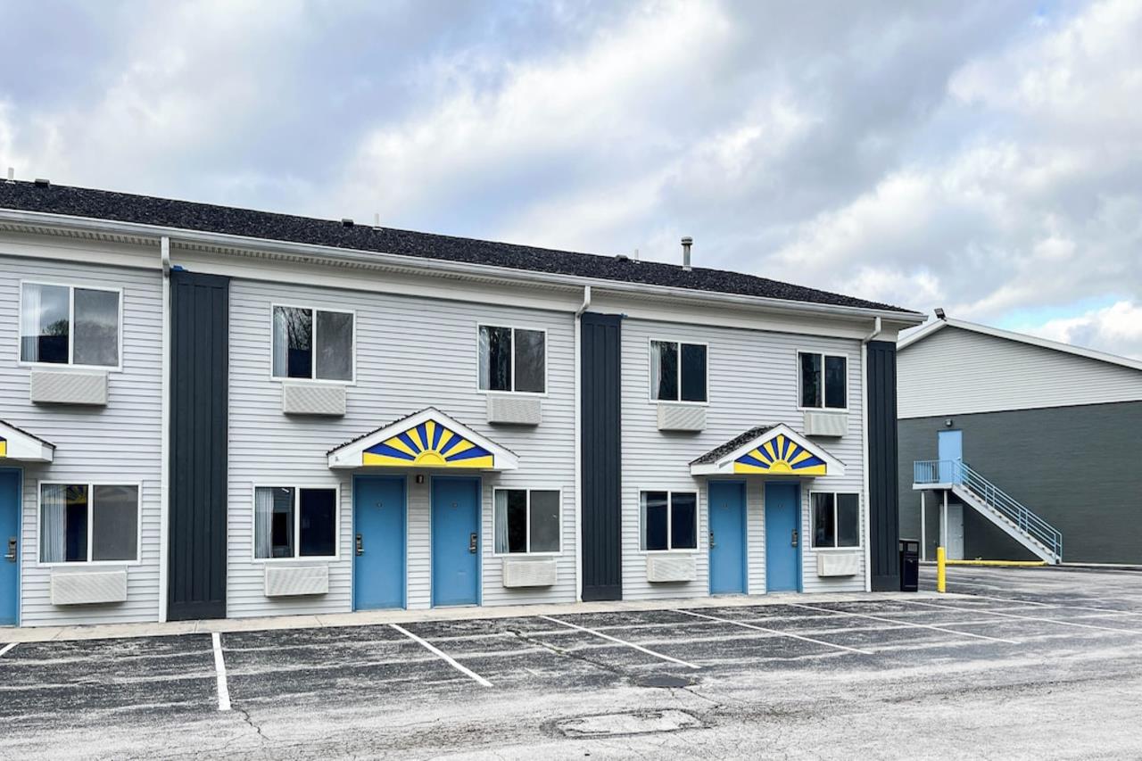 studio 6 suites tiffin oh