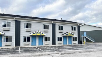 studio 6 suites tiffin oh