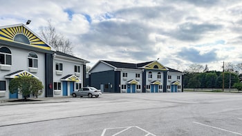 studio 6 suites tiffin oh