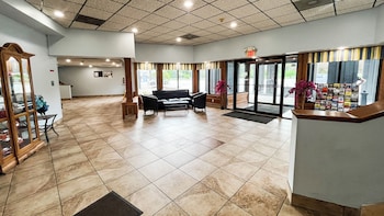 Studio 6 Suites – Tiffin, Oh,,2 star