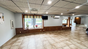 studio 6 suites tiffin oh