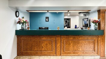 studio 6 suites tiffin oh