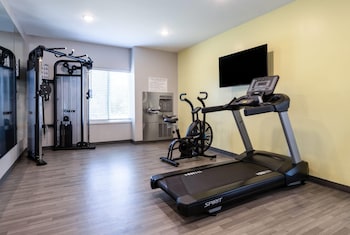 echo suites extended stay by wyndham savannah pooler