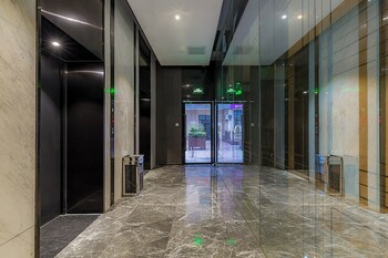 crystal hotel shanghai intl tourism