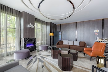 crystal hotel shanghai intl tourism