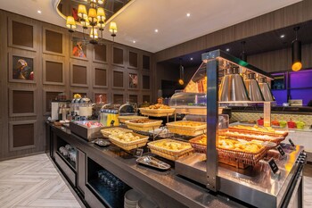 crystal hotel shanghai intl tourism